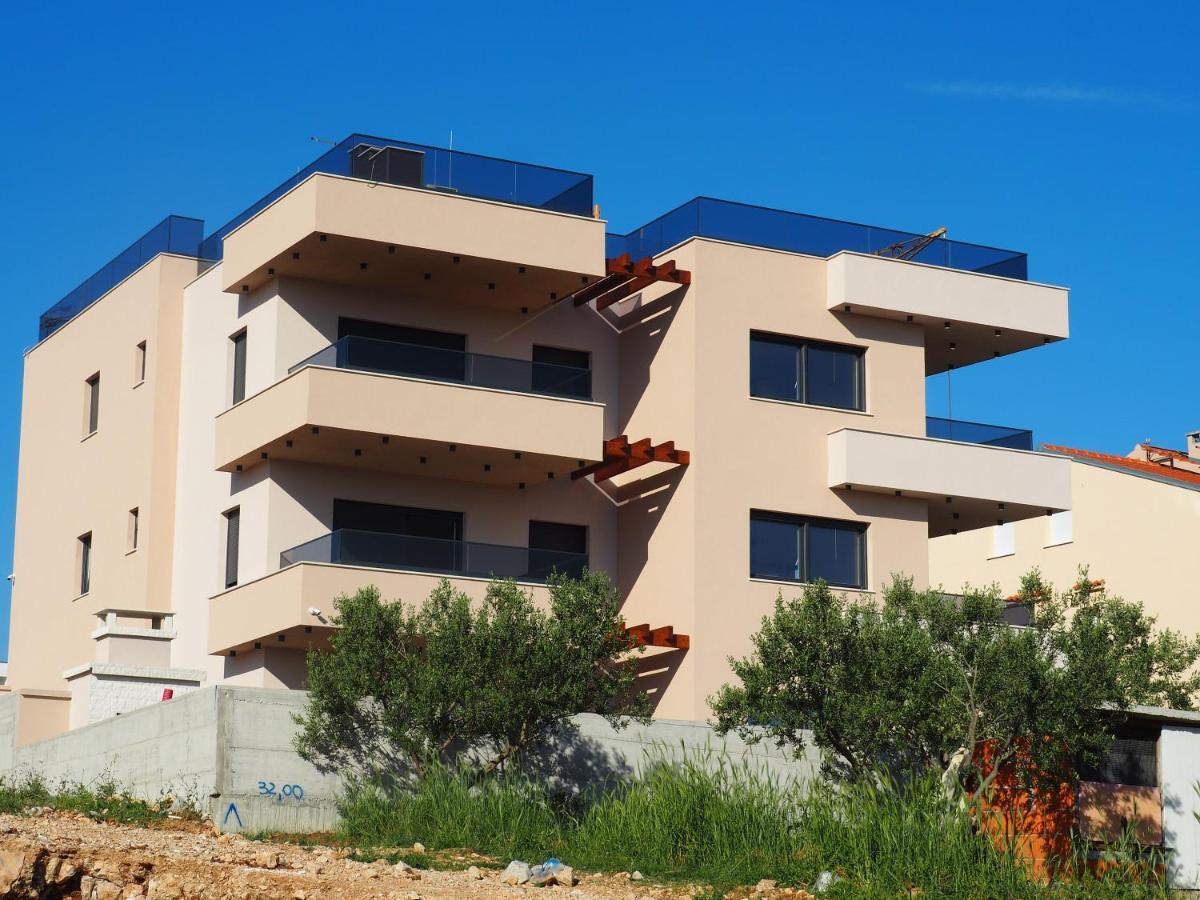 Apartment Rose Garden Sveti Filip i Jakov Dış mekan fotoğraf