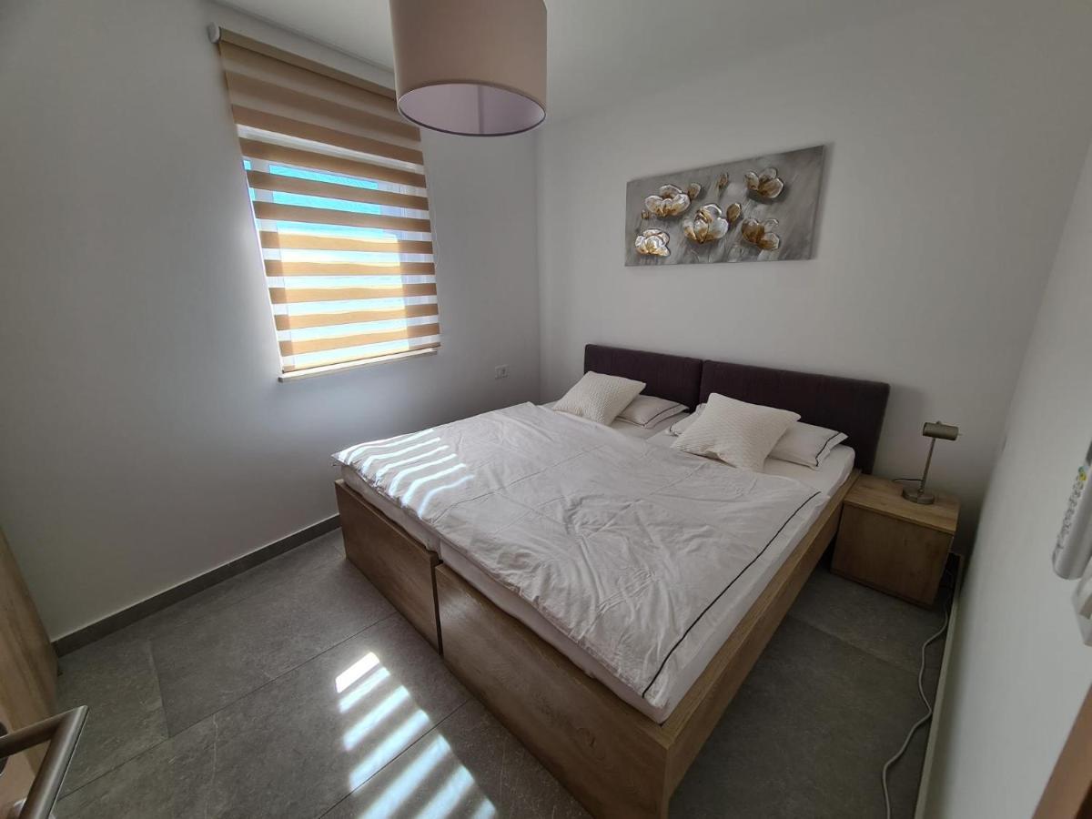Apartment Rose Garden Sveti Filip i Jakov Dış mekan fotoğraf