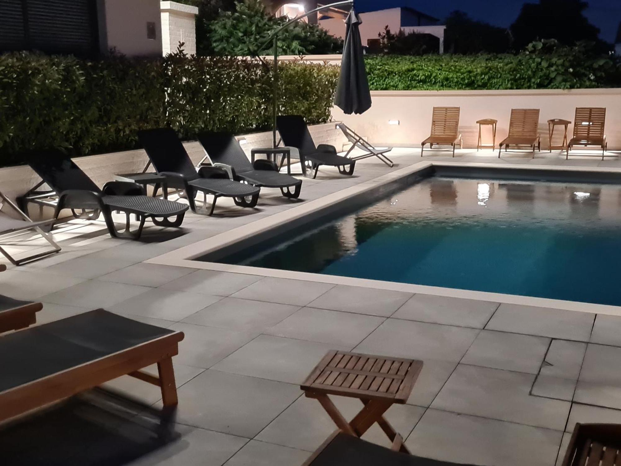 Apartment Rose Garden Sveti Filip i Jakov Dış mekan fotoğraf